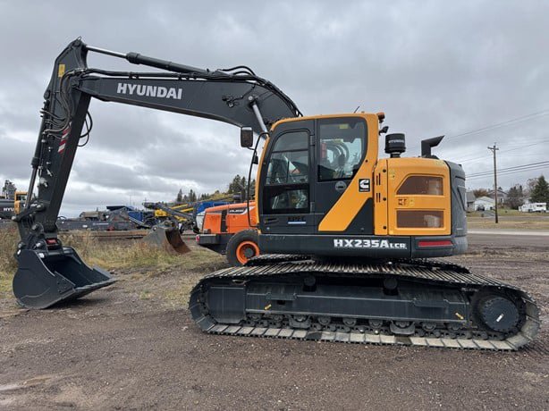 HYUNDAI HX235A LCR Crawler Excavators
