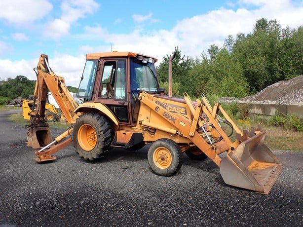 CASE 580K Loader Backhoes